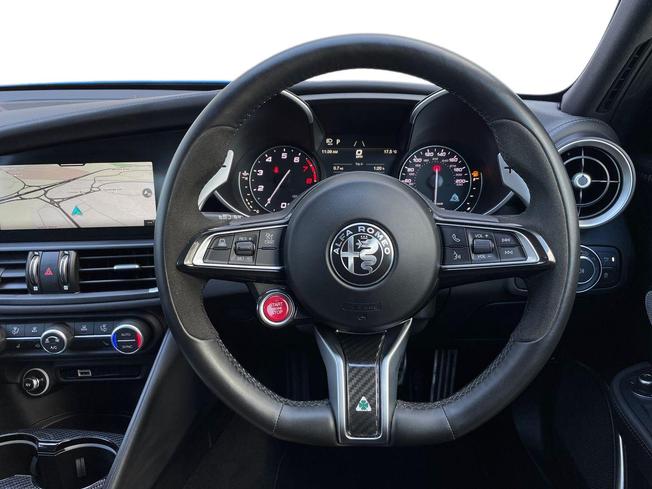 ALFA ROMEO Giulia Photo 11