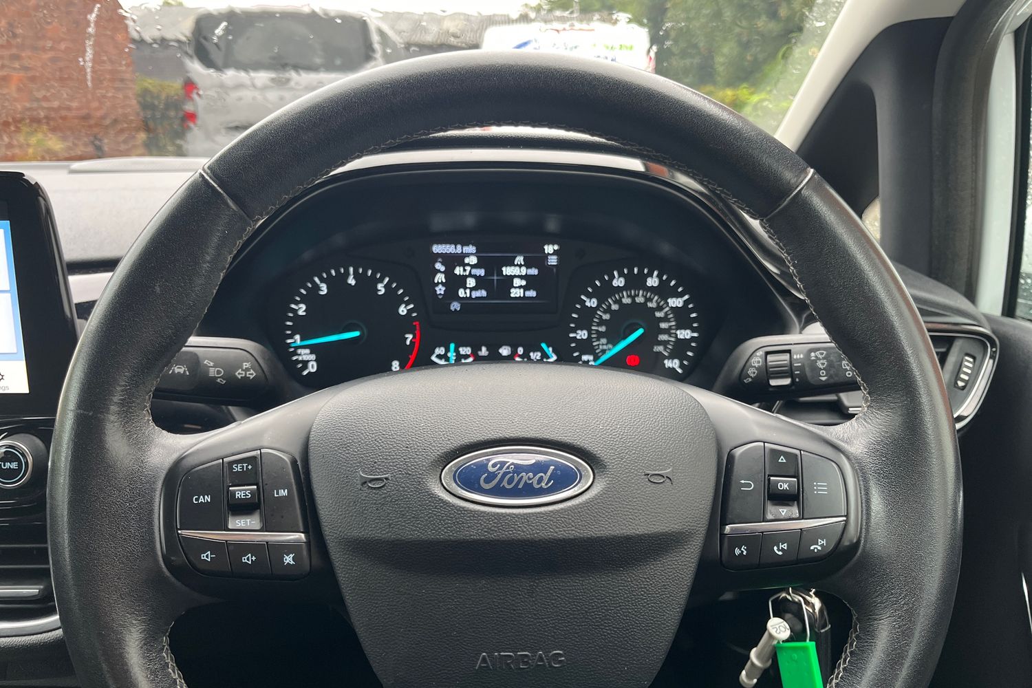 Ford FIESTA Photo 11