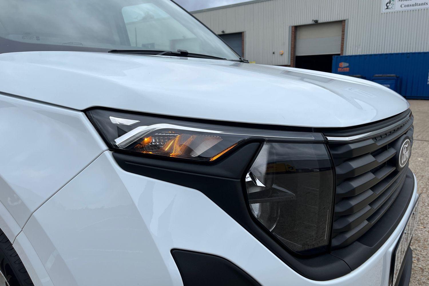 Ford TRANSIT COURIER Photo 39