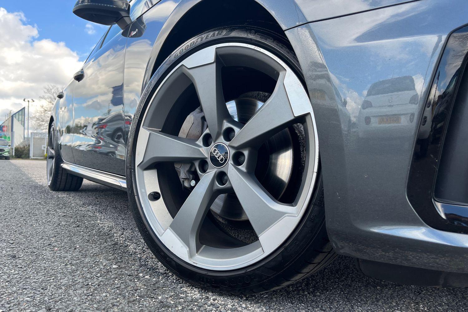 Audi A4 Photo 7
