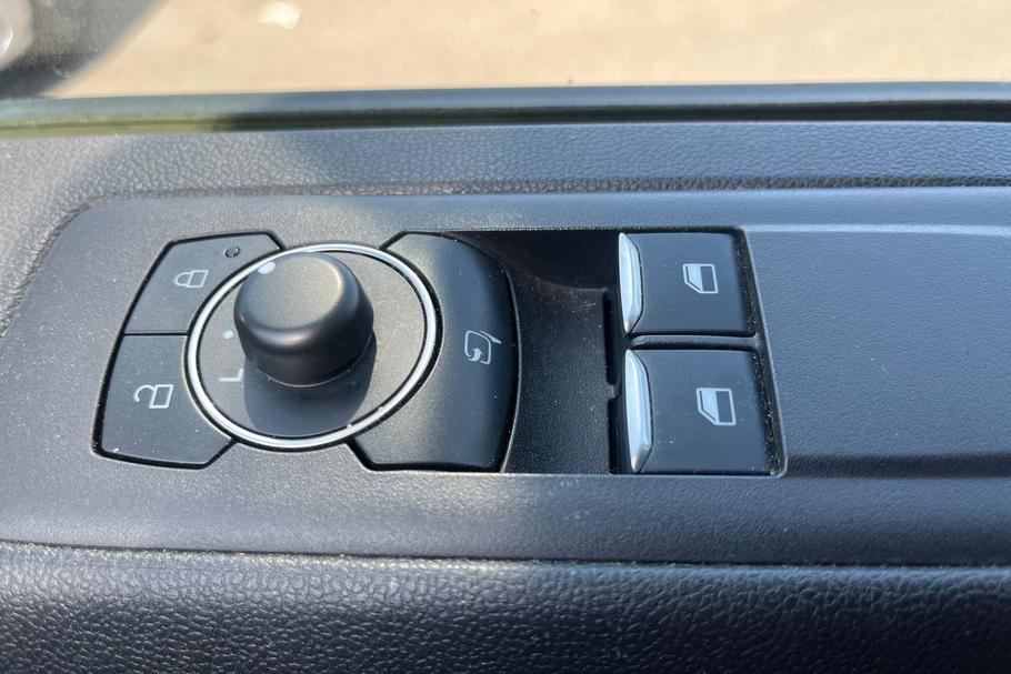 Used Ford TRANSIT CUSTOM DV24HPE 35