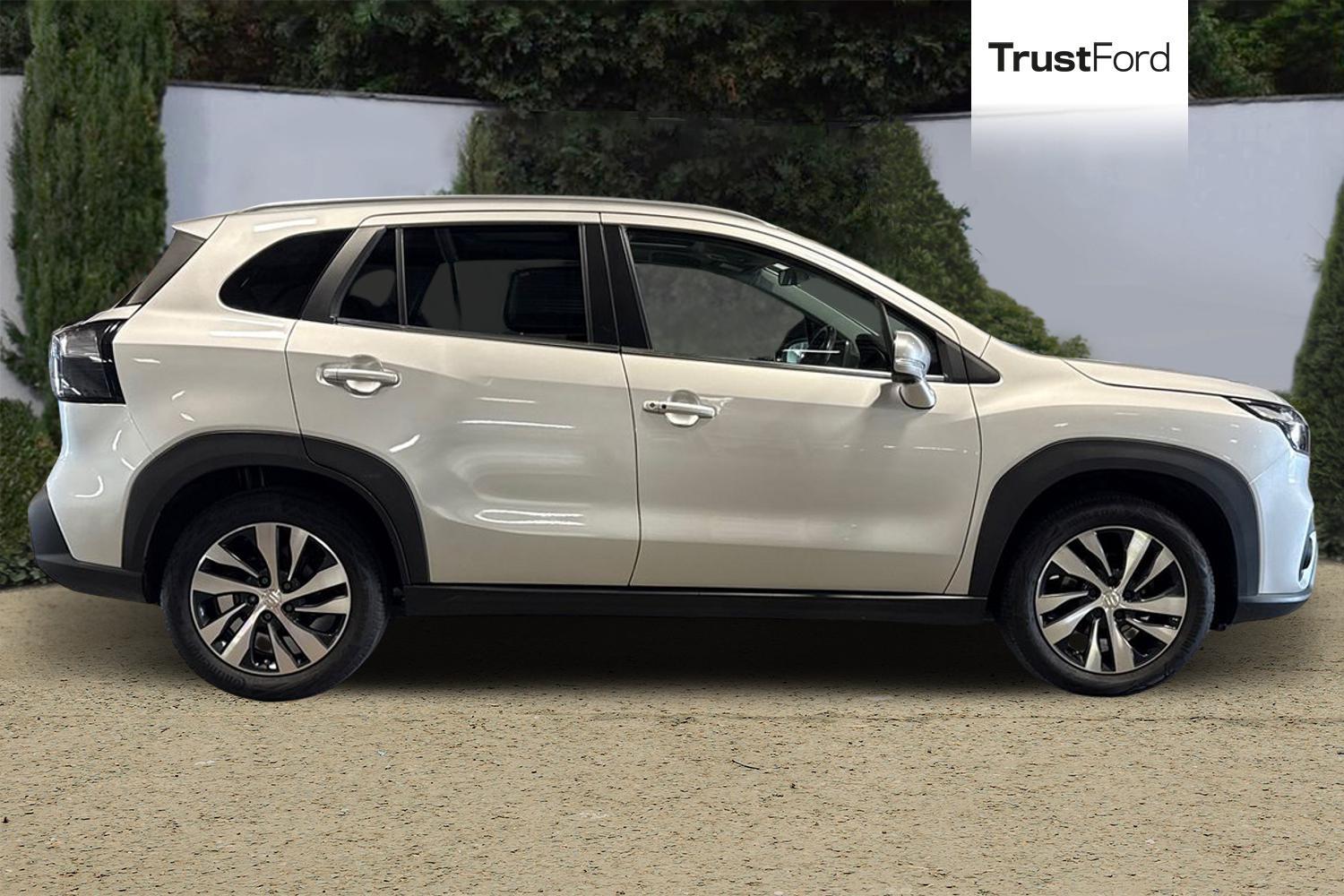 Suzuki S-Cross Photo 2