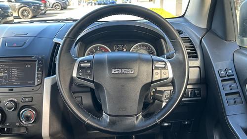 Isuzu D-MAX Photo autoimg-471971ac2e2d1f1004effeb3b2662a04633a75a6.jpg