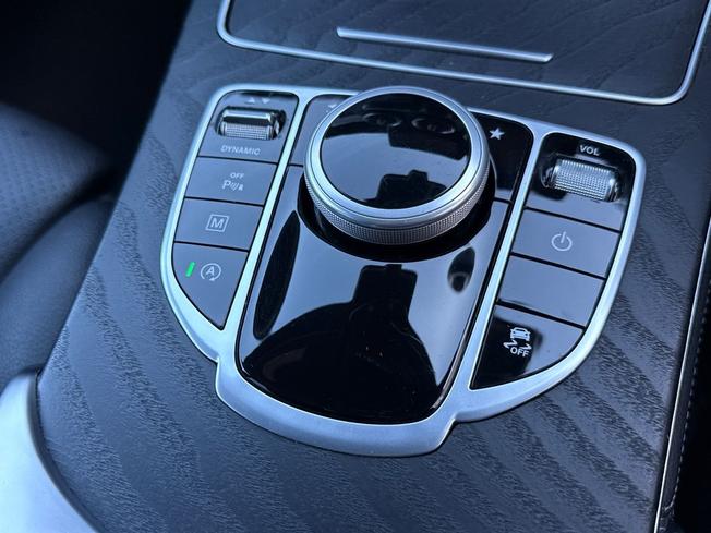 MERCEDES-BENZ Glc Photo 32