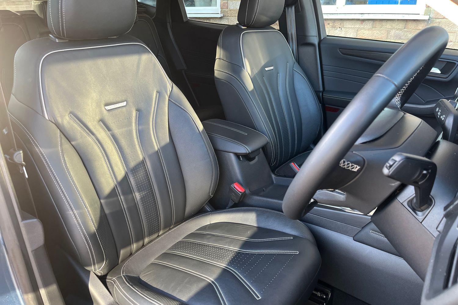Ford KUGA Photo 16