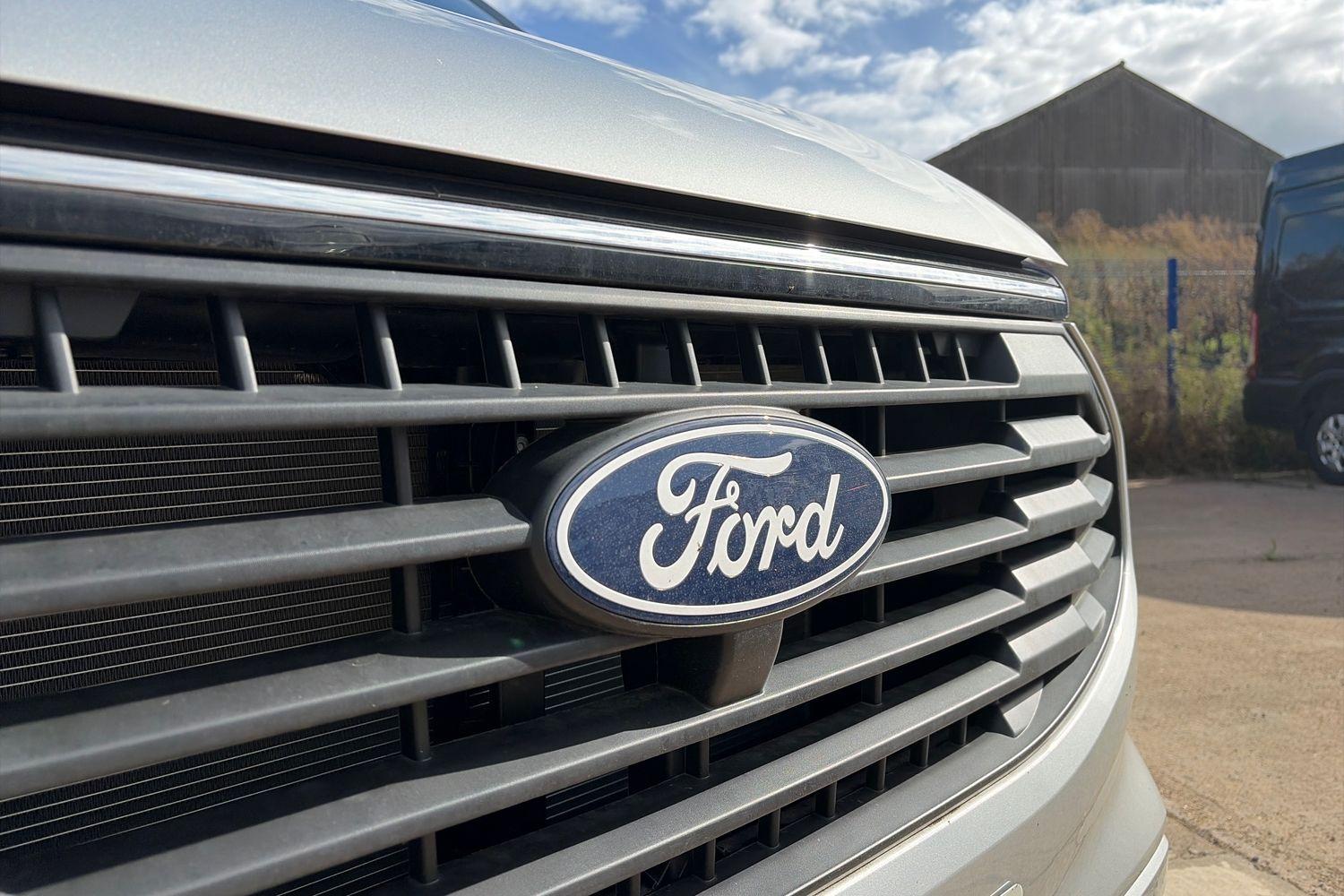 Ford TRANSIT CUSTOM Photo 26