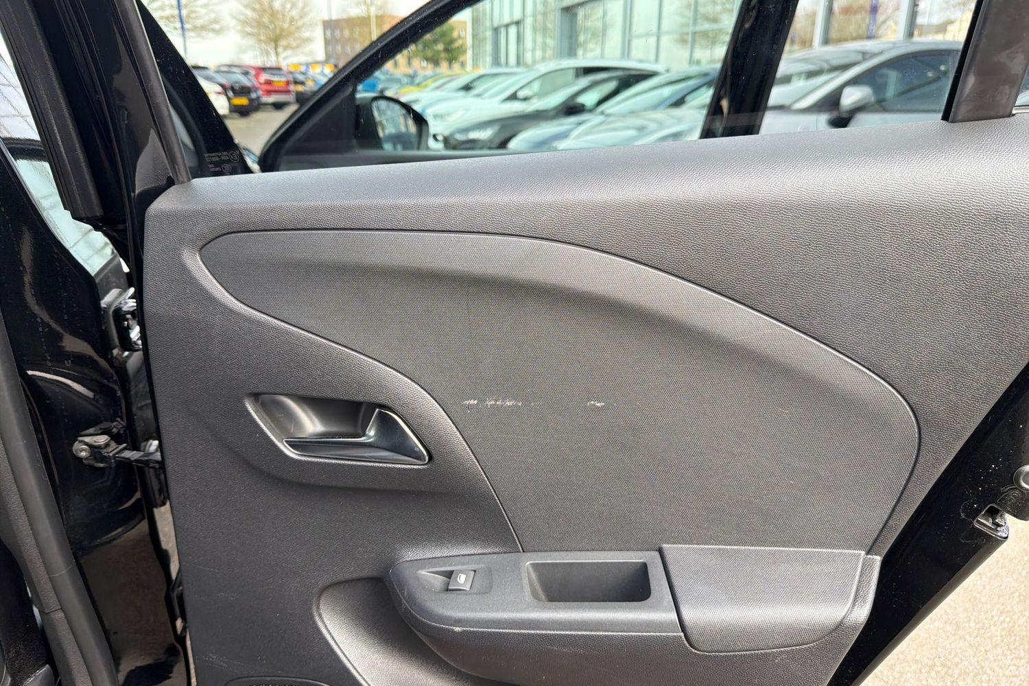 Vauxhall CORSA Photo 38