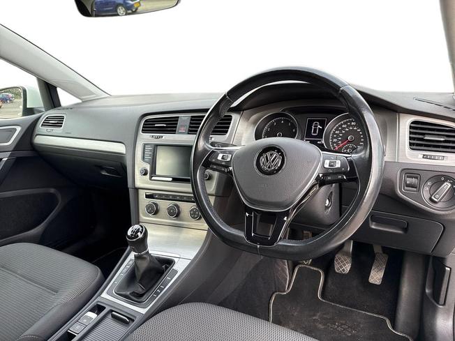 VOLKSWAGEN Golf Photo 6