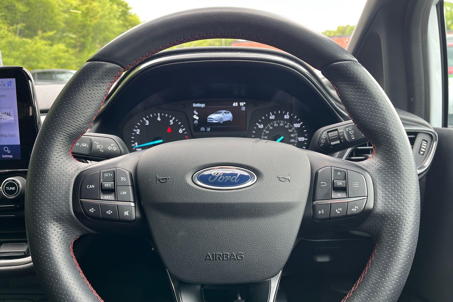 Ford Fiesta Photo 11
