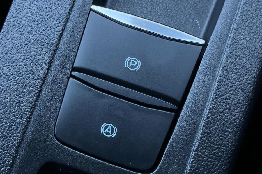 Ford FOCUS Photo autoimg-472fedad859833a6457555c9661c7ce2f61bd491.jpg