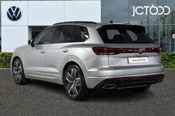 VOLKSWAGEN Touareg Photo 3