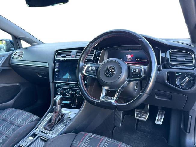 Volkswagen Golf Photo 6