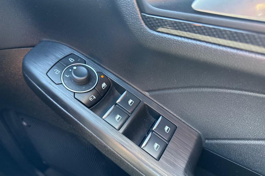 Ford Kuga Photo autoimg-47321a6b3c0a5c6c4fcaf4f51c64d33e198b7db5.jpg