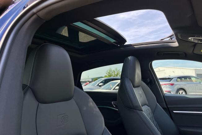 AUDI E-Tron S Photo 59