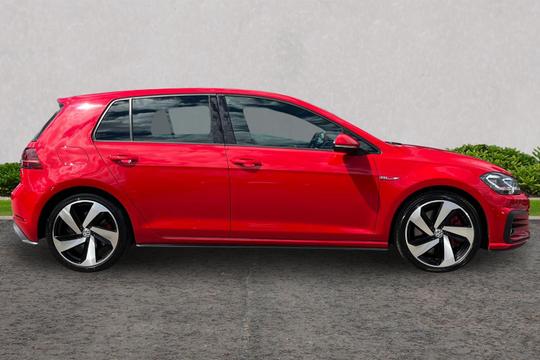 Volkswagen Golf Photo autoimg-4738876434063ca74f1af0d4e7eabdc06ec89716.jpg