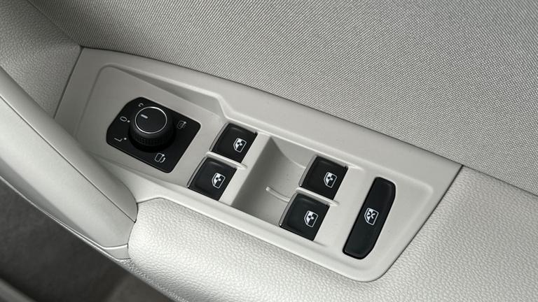 Used Volkswagen Tiguan VK72DTX 20