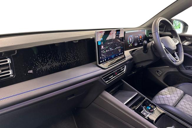 VOLKSWAGEN Tiguan Photo 2