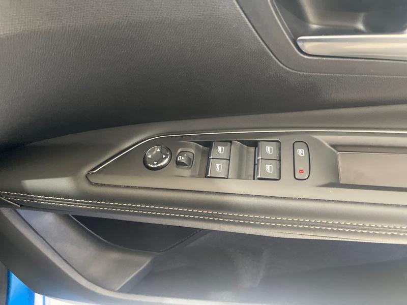 2023 72 PEUGEOT 3008