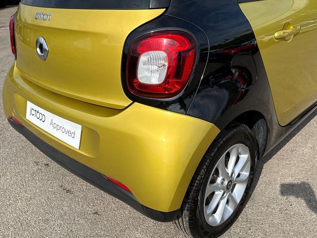 SMART ForFour Photo 18