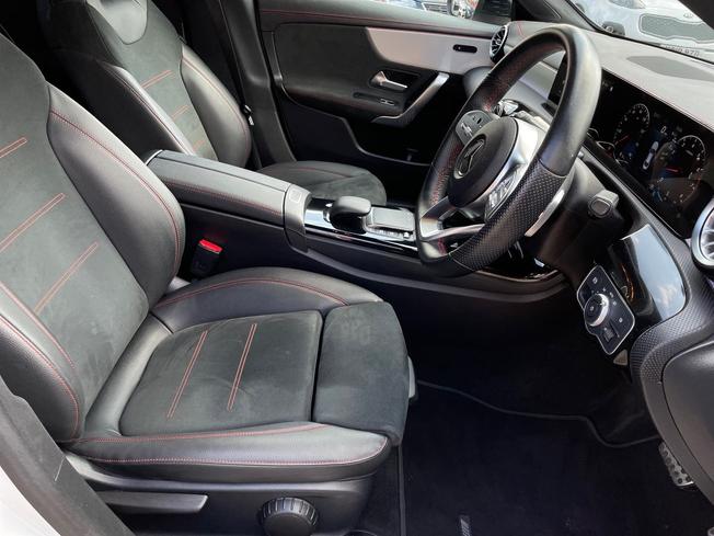 MERCEDES-BENZ CLA Photo 28