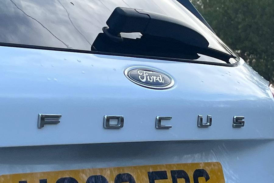 Ford FOCUS Photo autoimg-474a57e354e13c6c94975faf69f6512302bb1f66.jpg