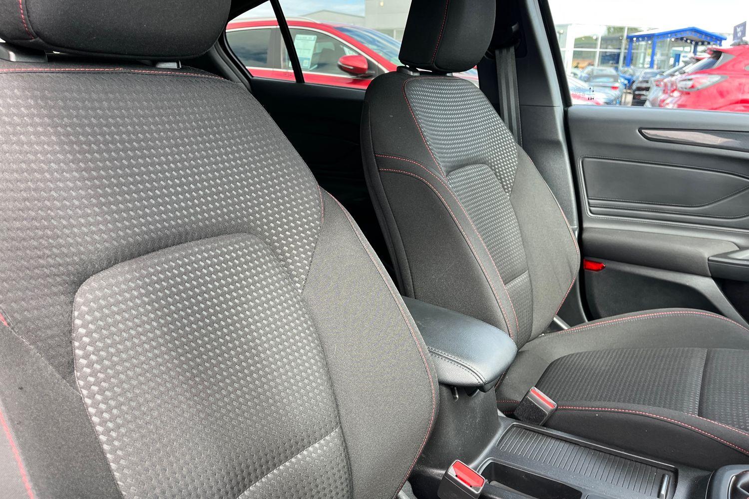 Ford Focus Photo 16