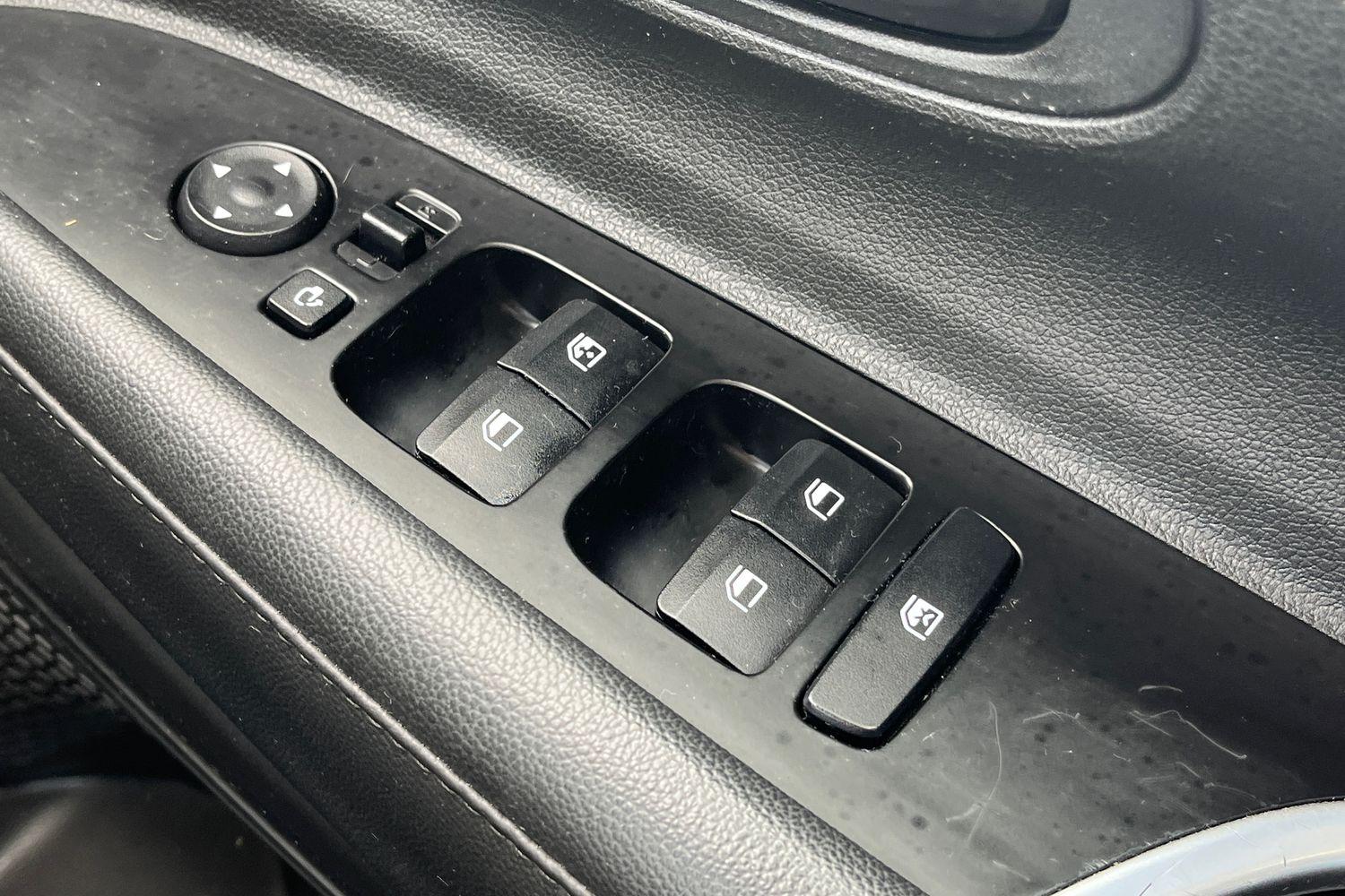 Hyundai BAYON Photo 15