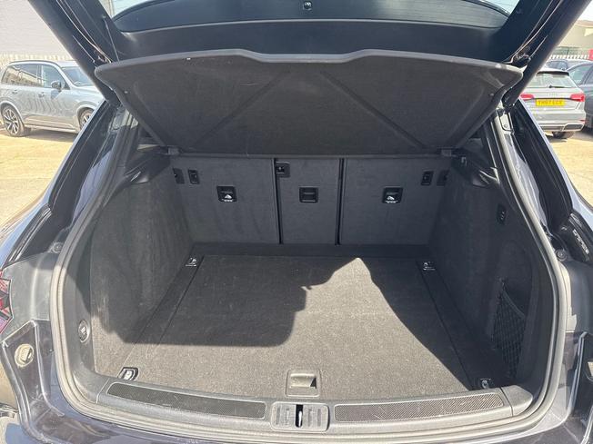 PORSCHE Macan Photo 12