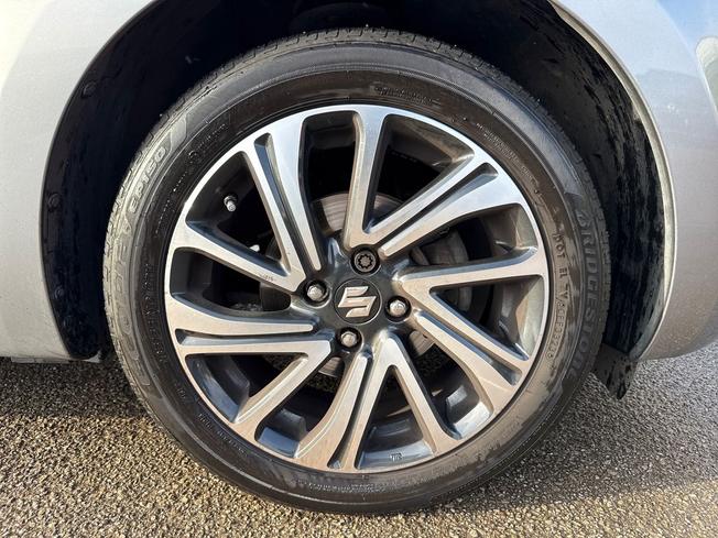 SUZUKI Swift Photo 5
