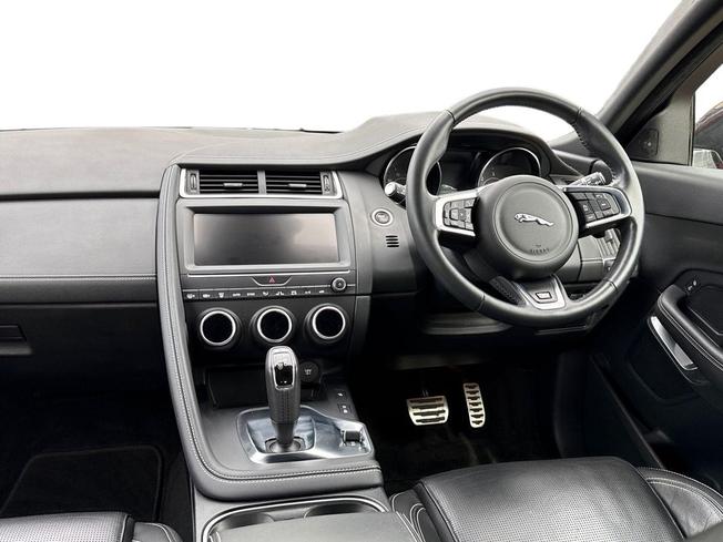 JAGUAR E-Pace Photo 11