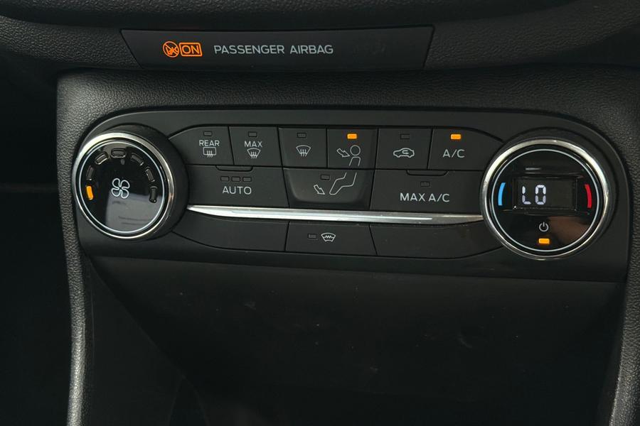 Ford FIESTA Photo autoimg-4751c28204cab625fd52d28a92452b16aaefb599.jpg