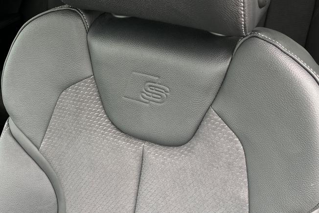AUDI  SQ2 Photo 48