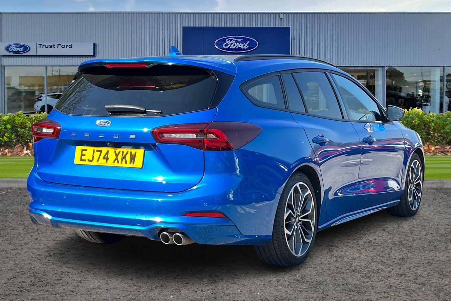 Ford Focus Photo 3