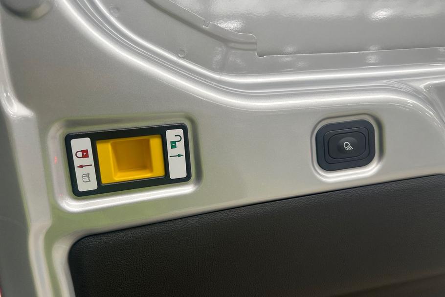 Used Ford E-TRANSIT LS75PFU 26