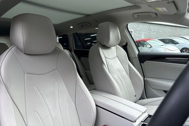 VOLKSWAGEN Passat Photo 34