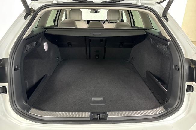 VOLKSWAGEN Passat Photo 12