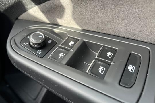 Volkswagen Golf Photo autoimg-47624faca4f119ad4b0280ff52ba02386e982a6a.jpg
