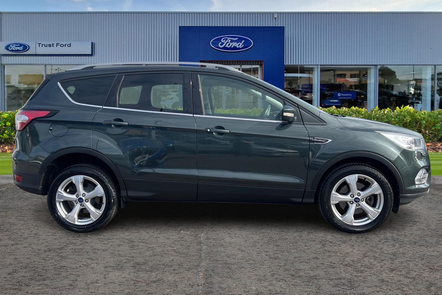 Ford KUGA Photo 2