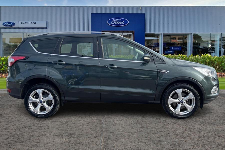 Ford KUGA Photo autoimg-476337dbafee5c048e8f11380d534e69d88f869a.jpg