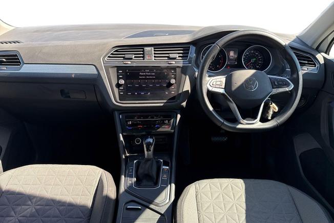 VOLKSWAGEN Tiguan Photo 10