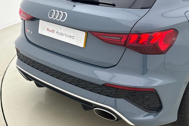 AUDI RS3 Photo 19