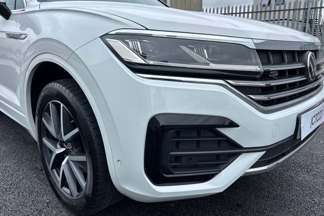 VOLKSWAGEN Touareg Photo 29