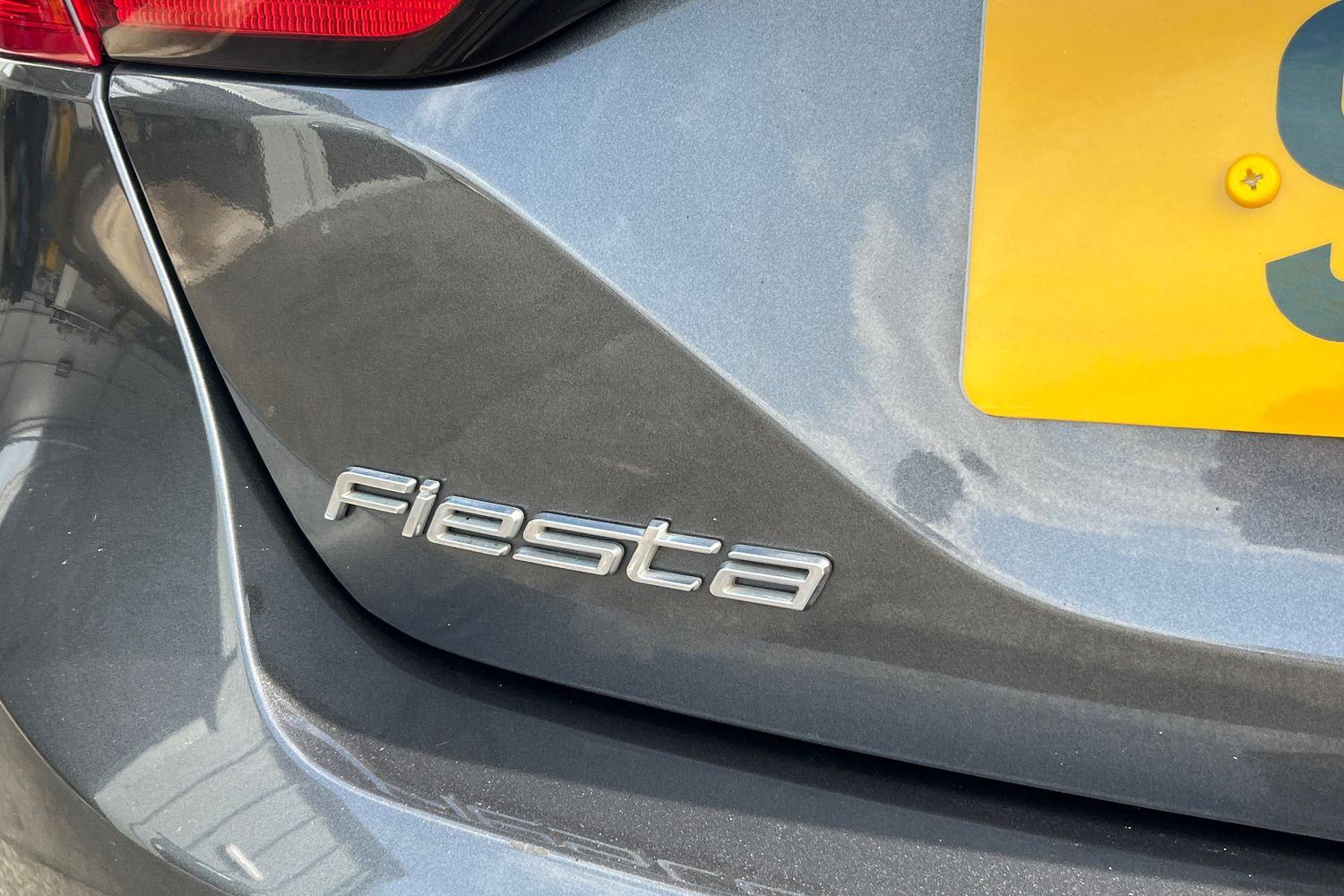 Ford FIESTA Photo 22