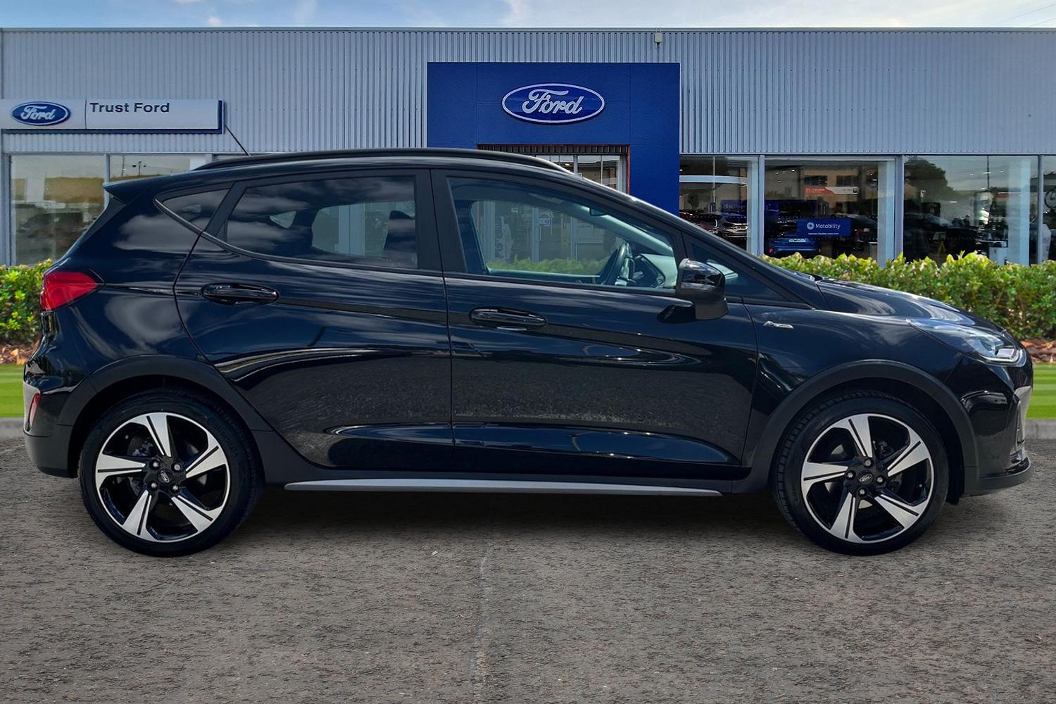 Ford FIESTA Photo 2