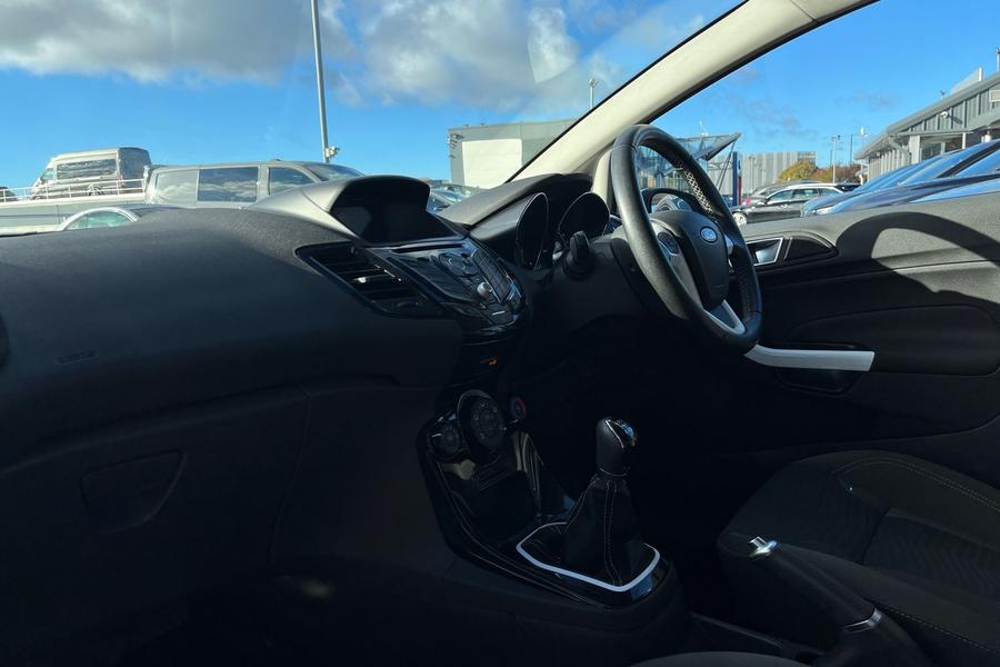 Ford FIESTA Photo autoimg-4770baad05db76380ecba12d2f39962804be8ff5.jpg