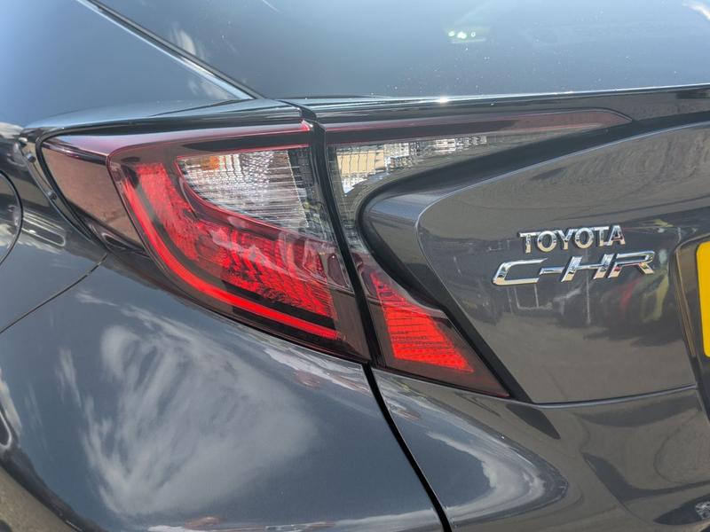 Used Toyota C-HR NV21USD 29