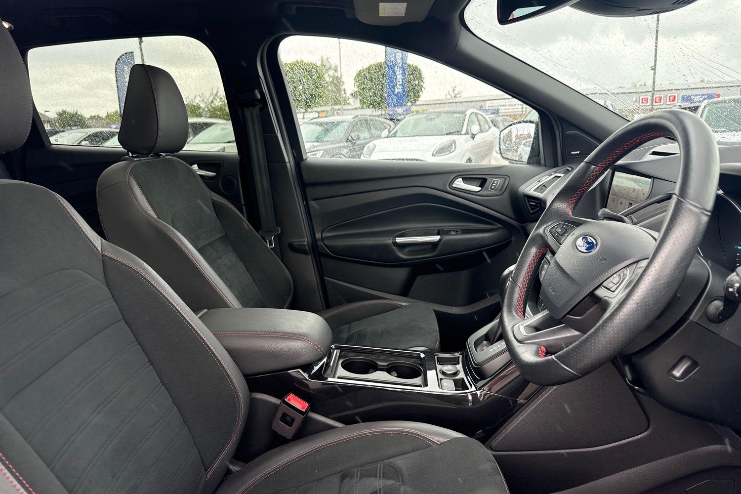 Ford KUGA Photo 16