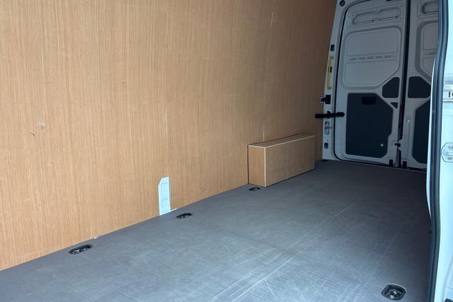 VOLKSWAGEN Crafter Photo 9