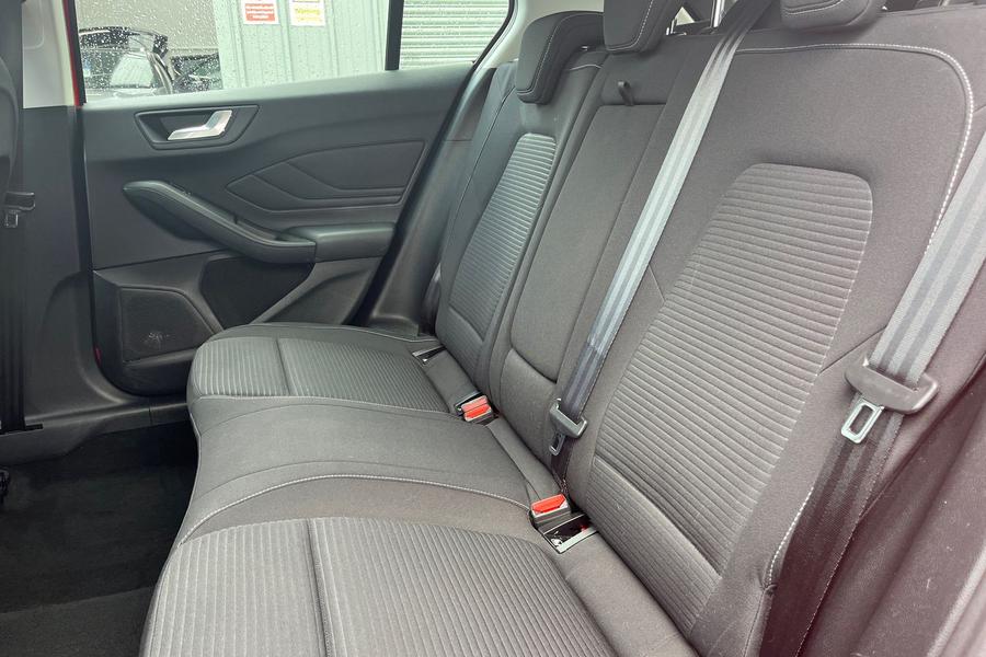 Ford Focus Photo autoimg-4778a785cffb7d8b22008dbb2c79bb43db638961.jpg