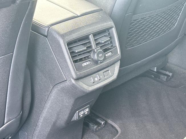 PEUGEOT 5008 Photo 43